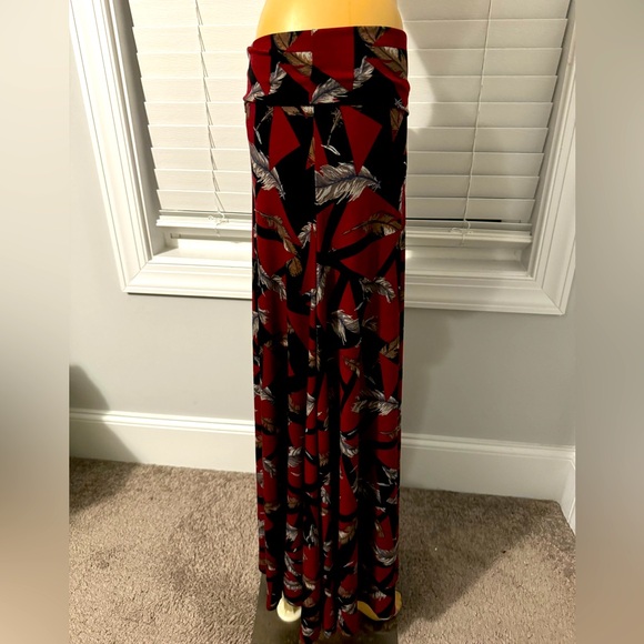 Pretty LuLaRoe size S burgundy gray black feather jersey fold over maxi skirt - Picture 4 of 5